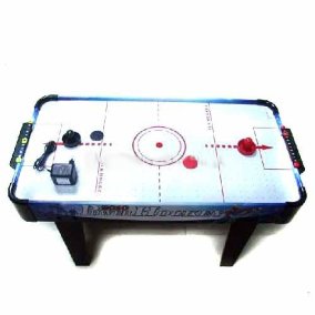 Хоккей воздушный настольный ZC 3005 C Air Hockey ZC 3005 C состоит с игрового поля на ножках, шайбы, клюшек, сетевого адаптера и встроенного вентилятора. Работает от сети. размер: 85/45/43 см